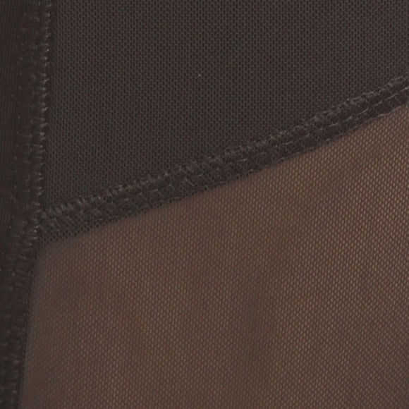 High waisted black leggings with pockets! - Picture 3 of 6